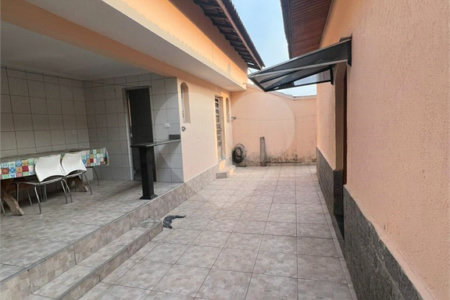 Sobrado à venda ou para alugar com 3 quartos, sendo 2 suítes,  em Arujázinho Iv, Arujá, SP