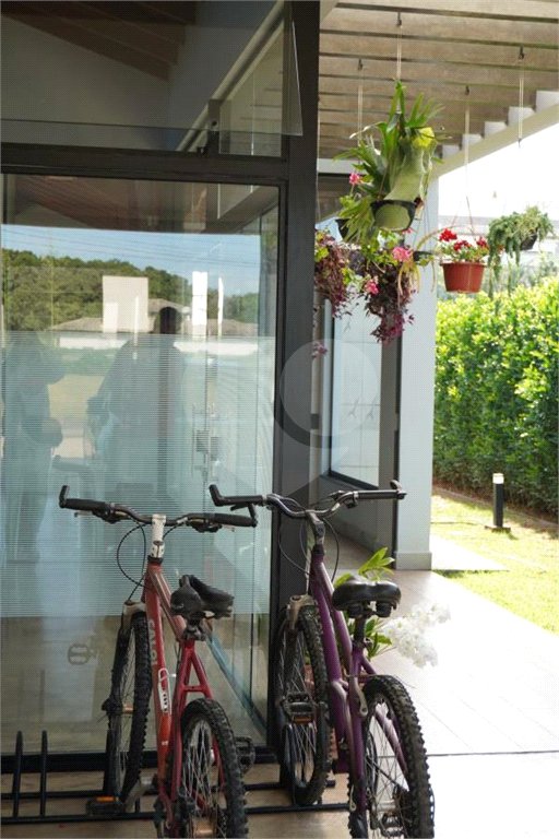 Casa à venda com 4 quartos, sendo 2 suítes, no condomínio Primavera, Salto - SP
