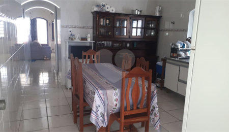 Sobrado à venda com 3 quartos, sendo 1 suíte,  em Vila Caputera, Mogi das Cruzes, SP