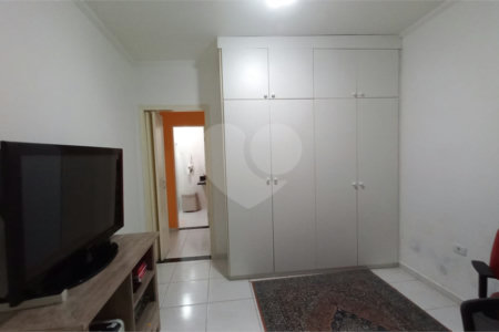 Sobrado à venda com 3 quartos, sendo 1 suíte, em Vila Gomes, São Paulo, SP