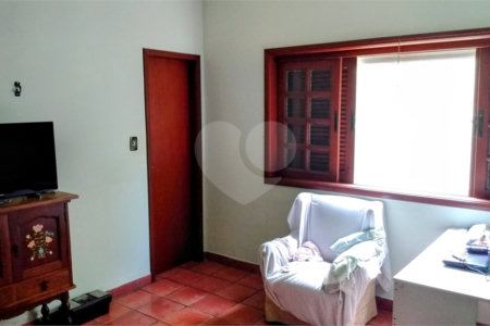 Casa à venda com 4 quartos, sendo 1 suíte, no condomínio Residencial Vale das Laranjeiras, Indaiatuba - SP
