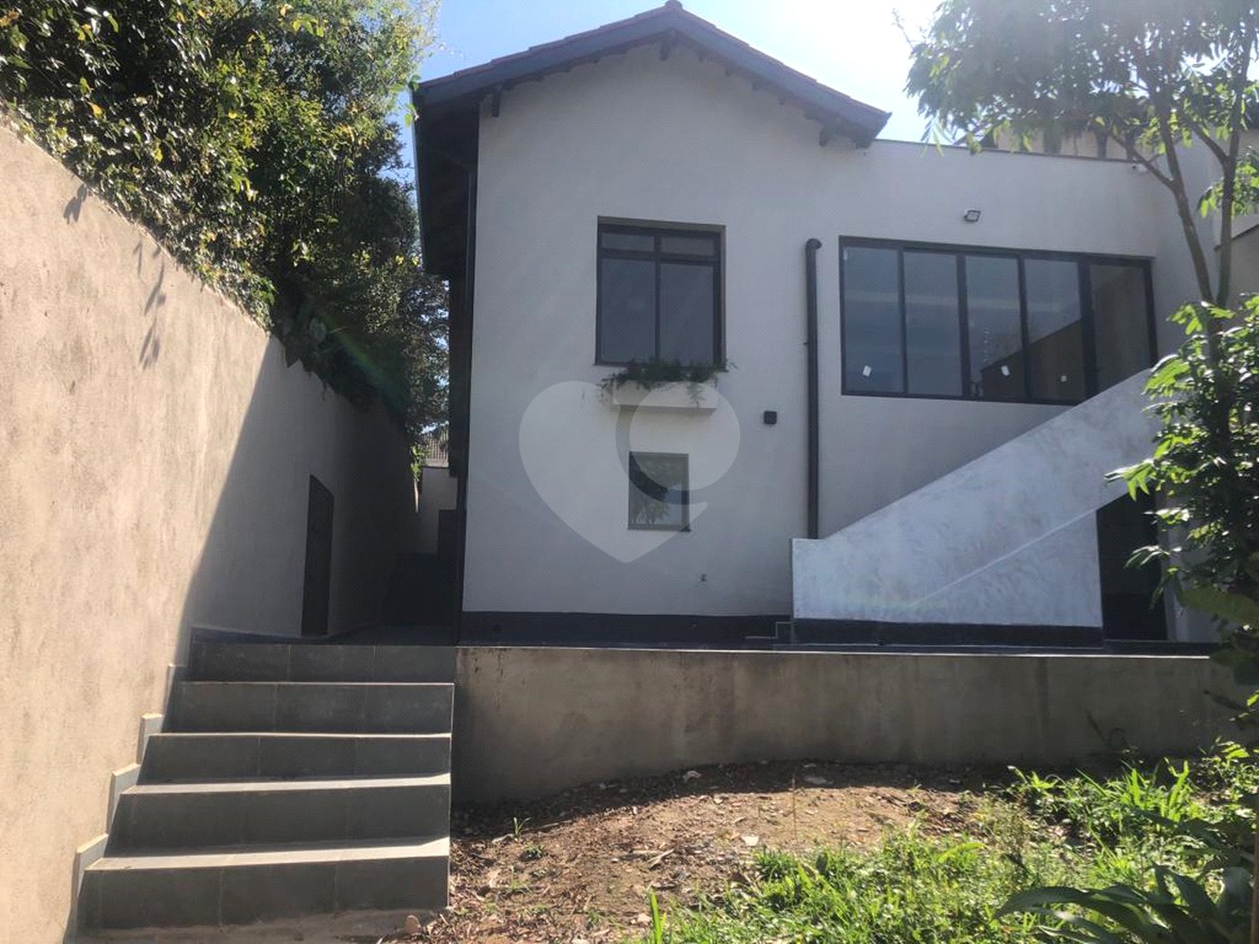 Casa à venda com 4 quartos, sendo 2 suítes,  em Horto Florestal, São Paulo, SP