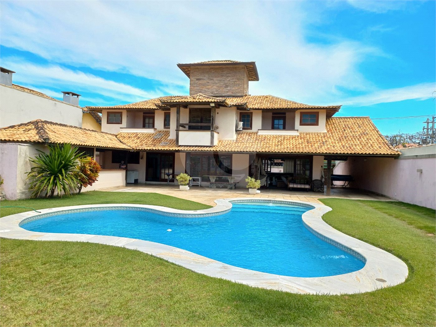 Casa à venda com 4 quartos, sendo 3 suítes,  em Geribá, Armação dos Búzios, RJ