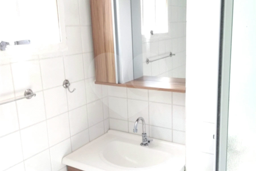 Casa à venda com 2 quartos, sendo 1 suíte, no condomínio Residencial Villa Nostra, Cotia - SP