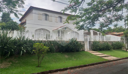 Casa à venda com 4 quartos, sendo 3 suítes,  no condomínio São Joaquim, Vinhedo - SP