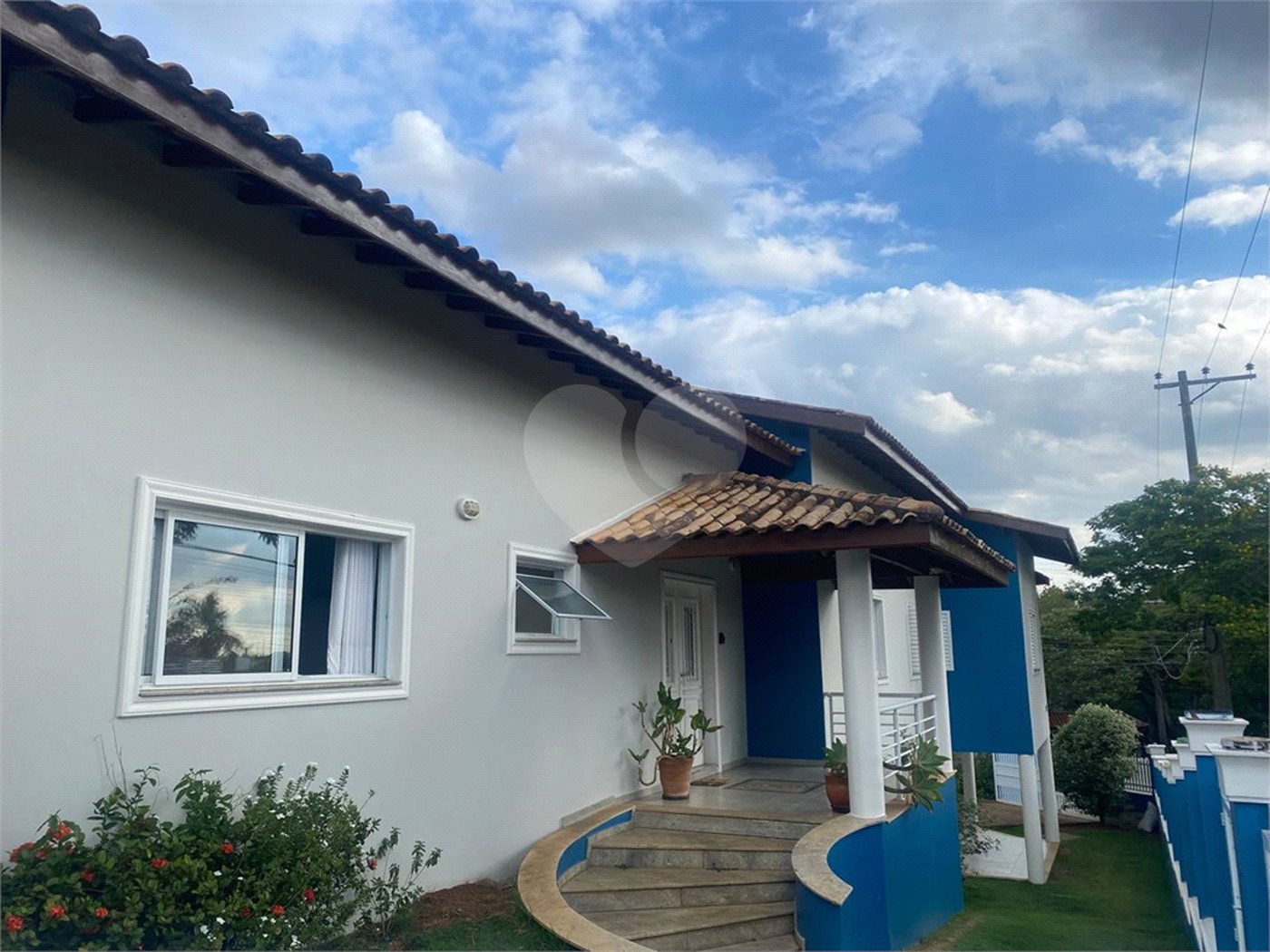 Casa à venda com 5 quartos, sendo 3 suítes, no condomínio Zuleika Jabour, Salto - SP