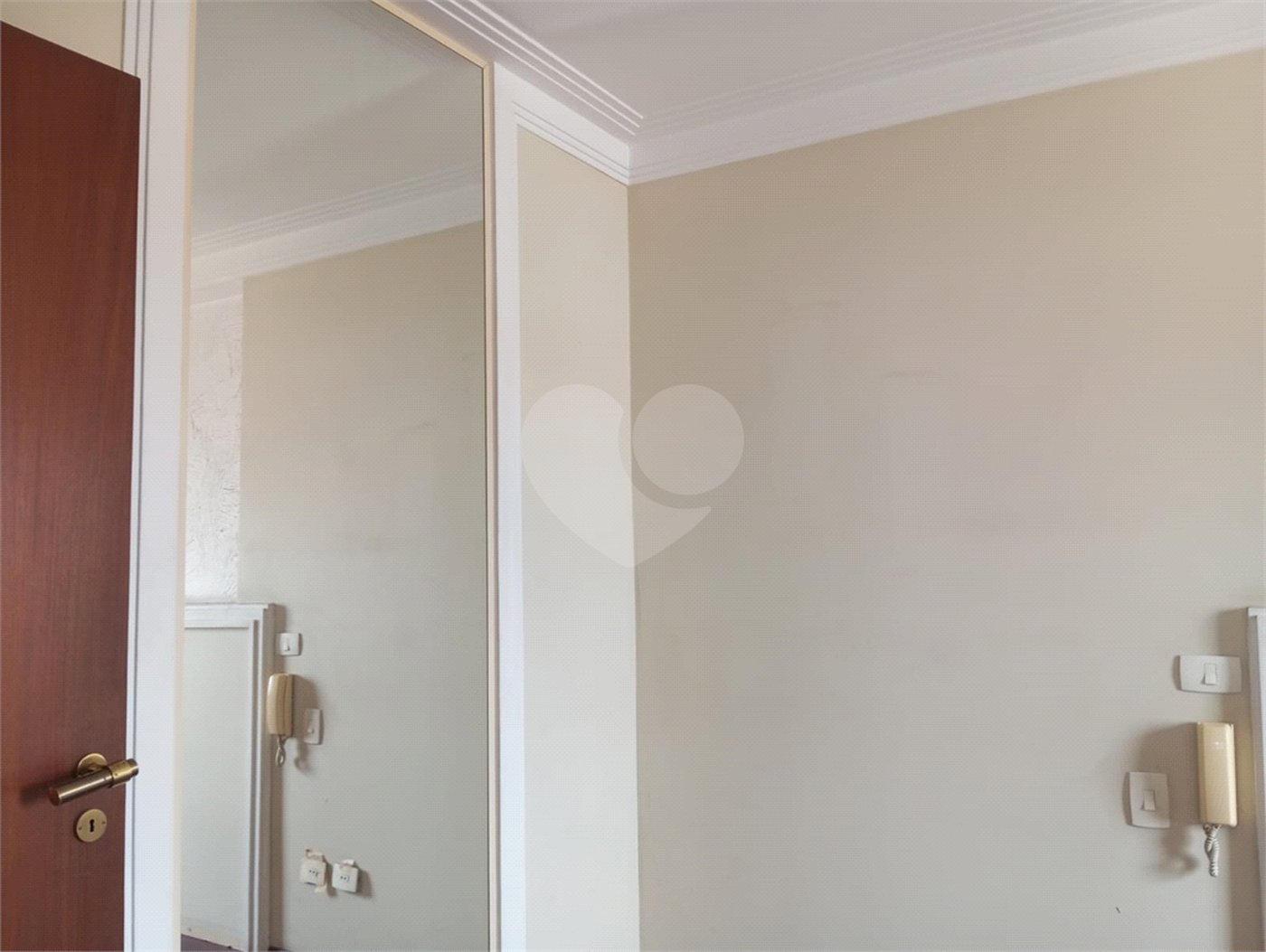 Casa à venda com 3 quartos, sendo 1 suíte, em Vila Nivi, São Paulo, SP