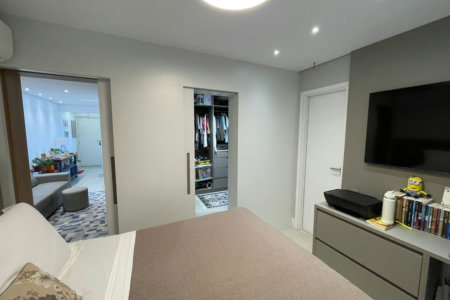 Apartamento 1 suíte com closet, 1 vaga demarcada, Embaré, Santos