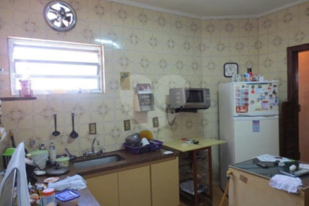 Casa à venda com 4 quartos, sendo 2 suítes, em Bosque da Saúde, São Paulo, SP