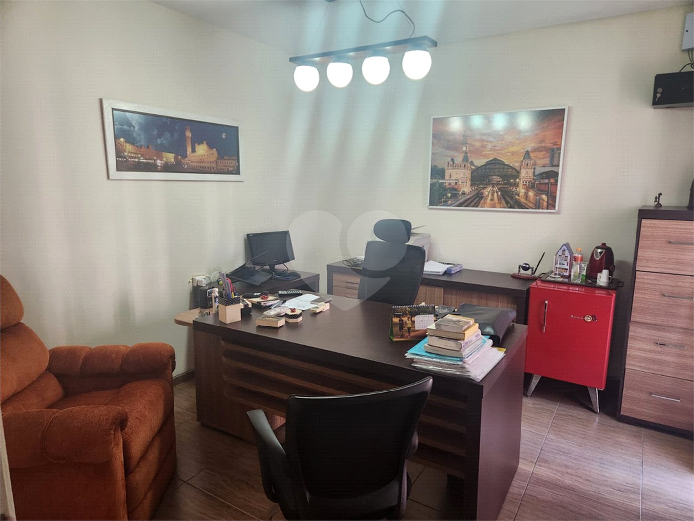Sobrado à venda com 4 quartos, sendo 1 suíte, em Água Branca, São Paulo, SP