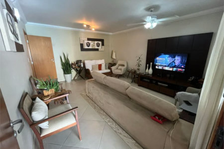 Casa à venda com 3 quartos, sendo 1 suíte,  em Jardim Casablanca, São Paulo, SP