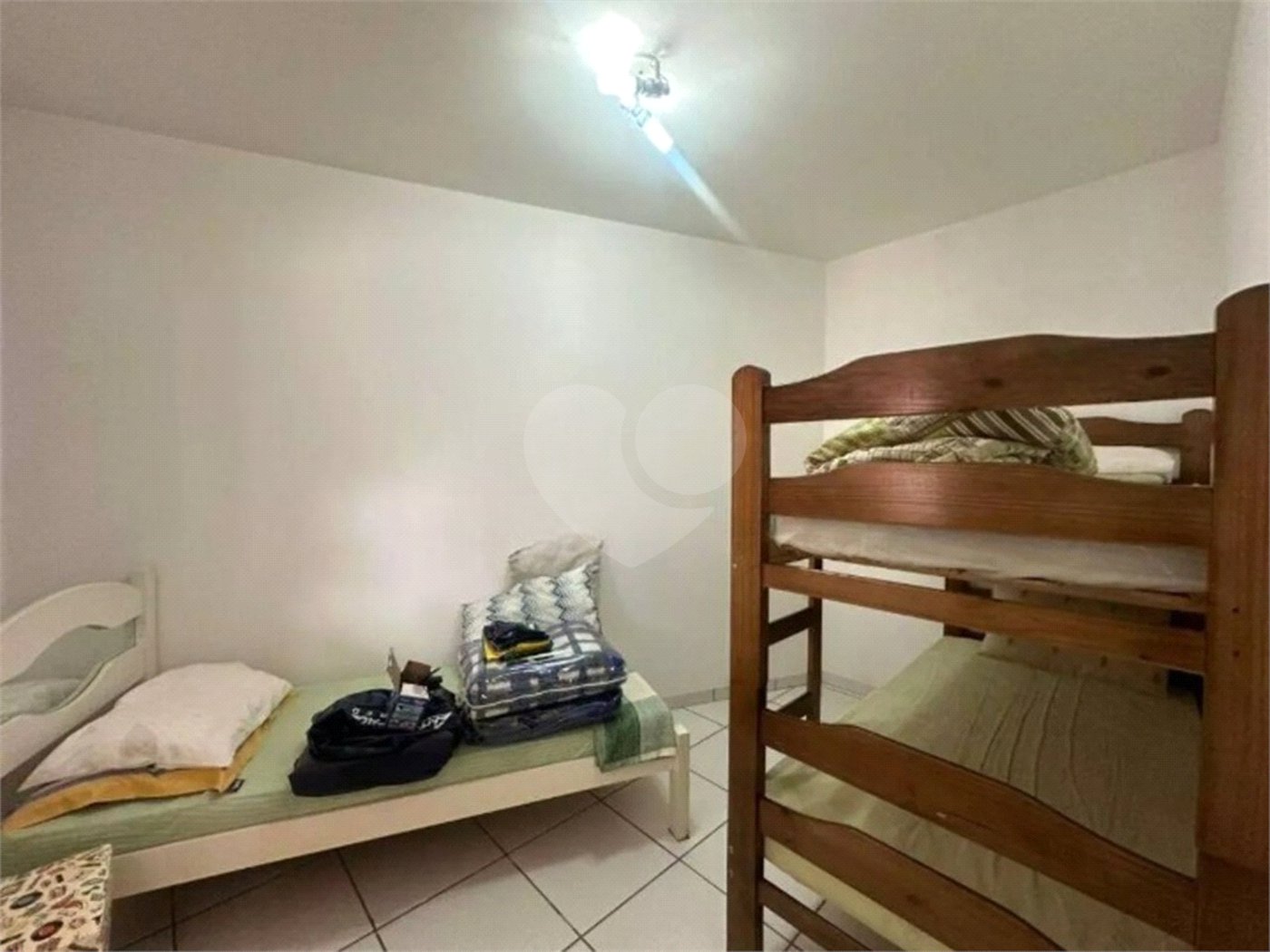 Casa à venda com 3 quartos, sendo 1 suíte, no condomínio Residencial Delle Stelle, Louveira - SP