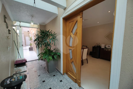Sobrado à venda com 3 quartos, sendo 1 suíte, em Jardim Pinheiros, São Paulo, SP