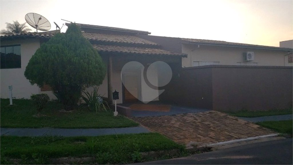 Casa com 4 Quartos para alugar - Residencial Samambaia