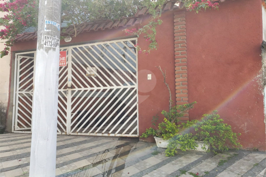 Sobrado à venda com 3 quartos, sendo 1 suíte, em Tremembé, São Paulo, SP