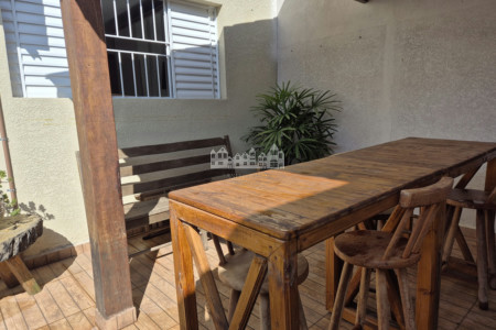 Casa à venda no Bairro Imperial – Atibaia | 2 dormitórios, suíte, 2 vagas e área gourmet