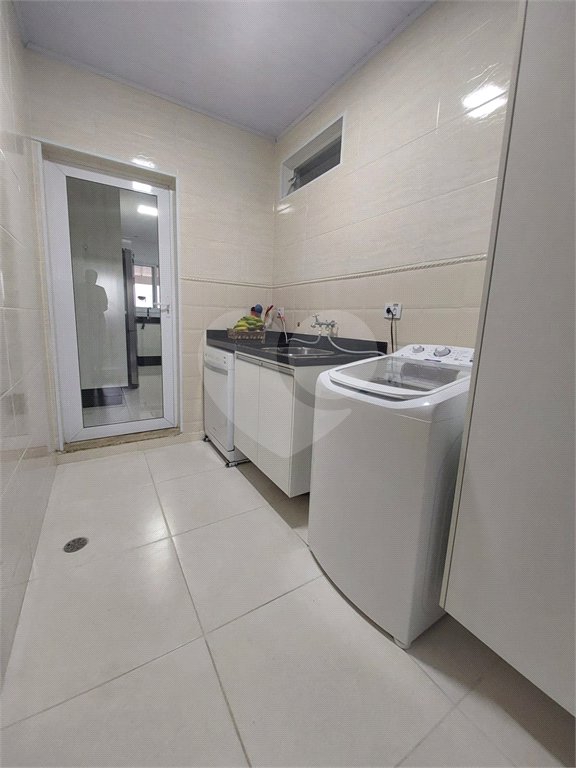 Sobrado à venda com 3 quartos, sendo 1 suíte, em Vila Nova Socorro, Mogi das Cruzes, SP