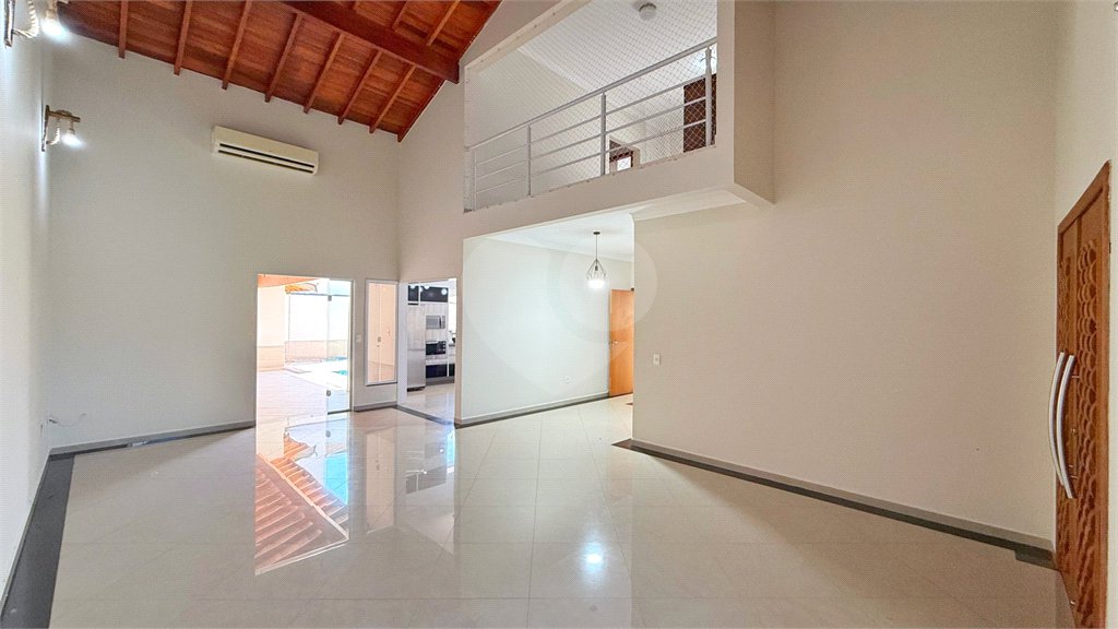 Casa à venda ou para alugar com 3 quartos, sendo 1 suíte,  no condomínio Portal de Itaici, Indaiatuba - SP