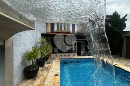 Casa à venda com 6 quartos, sendo 3 suítes, no Centro, Itapetininga, SP