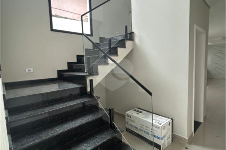Sobrado à venda com 3 suítes em Vila Yara, Osasco, SP