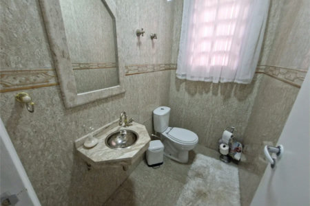 Casa à venda com 4 suítes no condomínio Villa Viana II, Cotia - SP