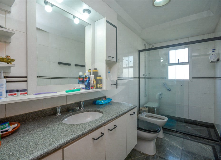 Apartamento à venda com 4 quartos, sendo 1 suíte, em Moema, São Paulo, SP