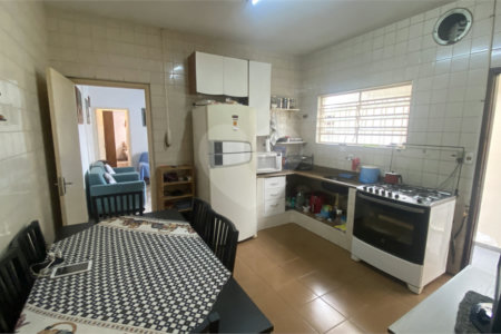 Casa Térrea à venda com 3 quartos, sendo 2 suítes, em Campo Belo, São Paulo, SP