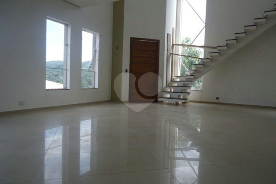 Sobrado à venda com 3 quartos, sendo 1 suíte, em Vila Irmãos Arnoni, São Paulo, SP