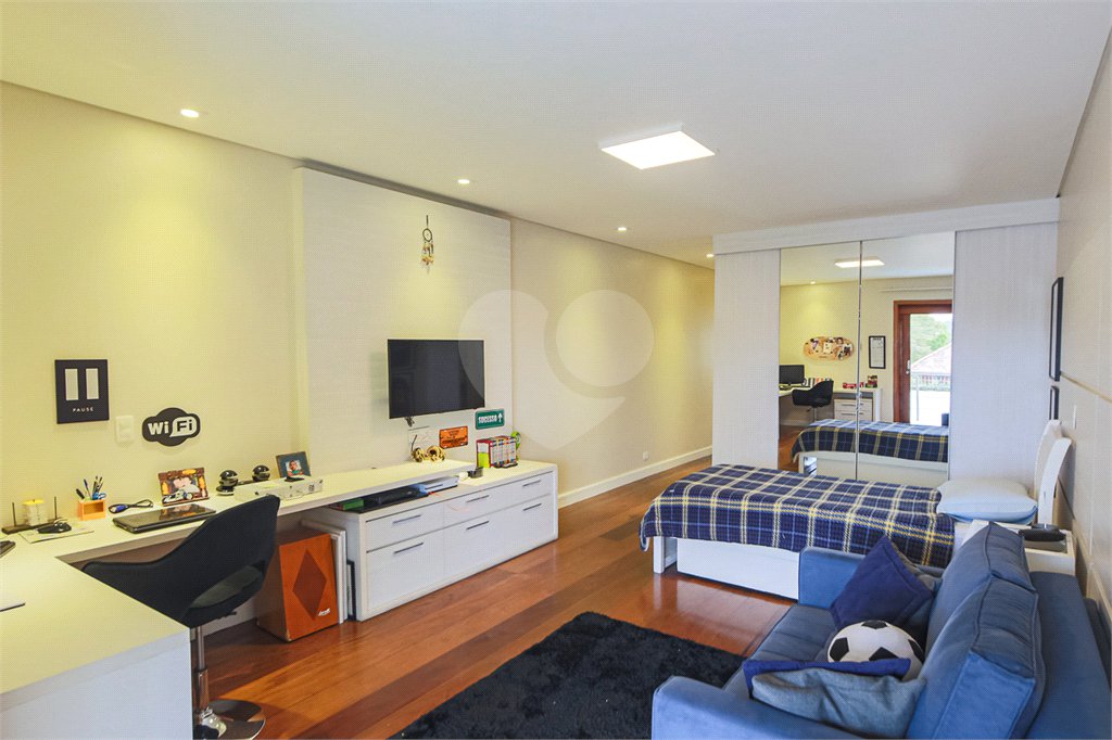 Casa à venda com 6 suítes em Jardim Cordeiro, São Paulo, SP