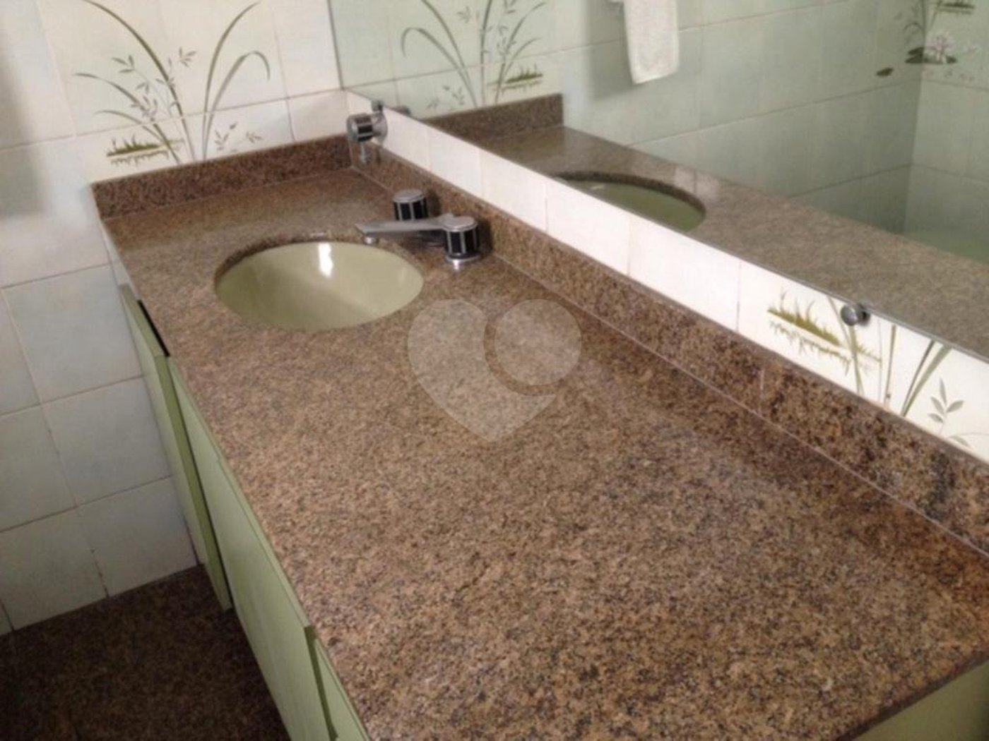 Sobrado à venda com 4 quartos, sendo 2 suítes, em Vila Madalena, São Paulo, SP
