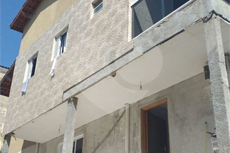 Sobrado à venda com 4 quartos, sendo 1 suíte, em Jardim Flor da Montanha, Guarulhos, SP