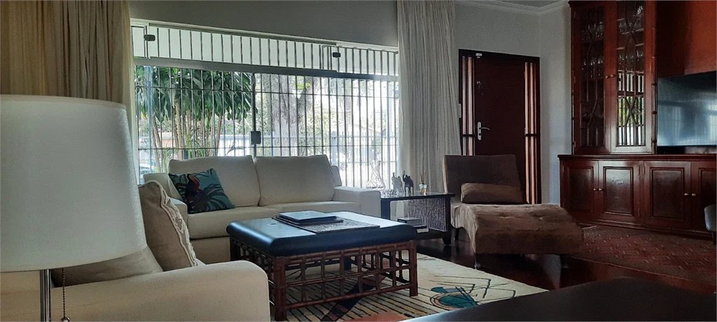 Casa à venda ou para alugar com 3 suítes em Alto da Lapa, São Paulo, SP