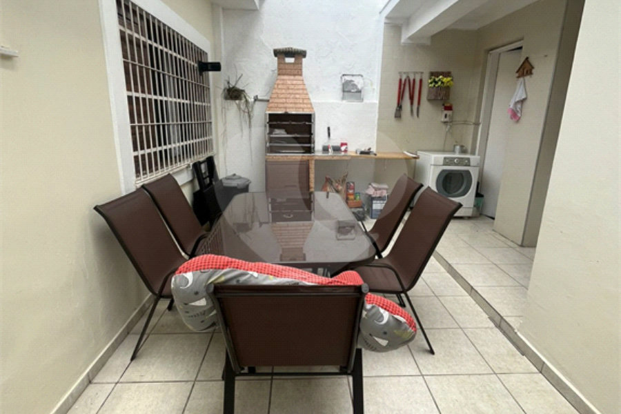 Casa à venda com 4 quartos, sendo 1 suíte, em Horto, São Paulo, SP