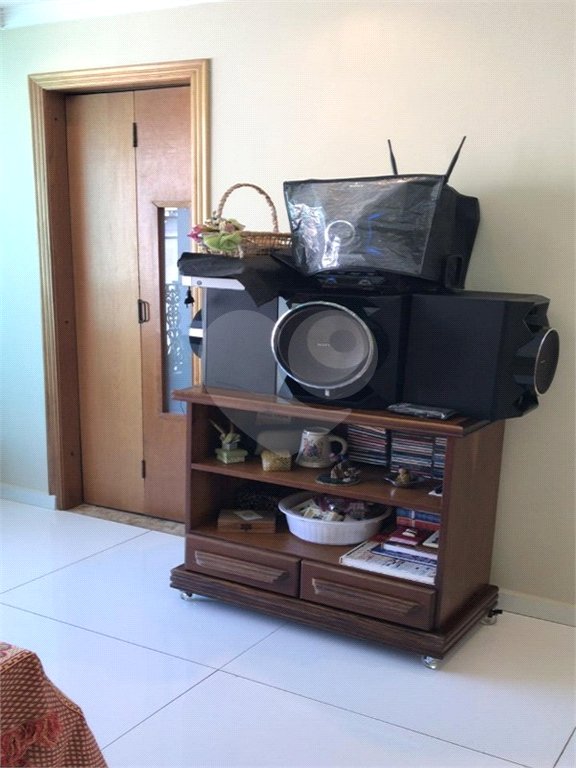 Apartamento à venda com 2 quartos, sendo 1 suíte,  em Itararé, São Vicente, SP