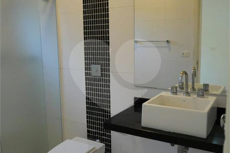 Casa para alugar com 4 quartos, sendo 2 suítes, no condomínio Mont Serrat, Salto - SP