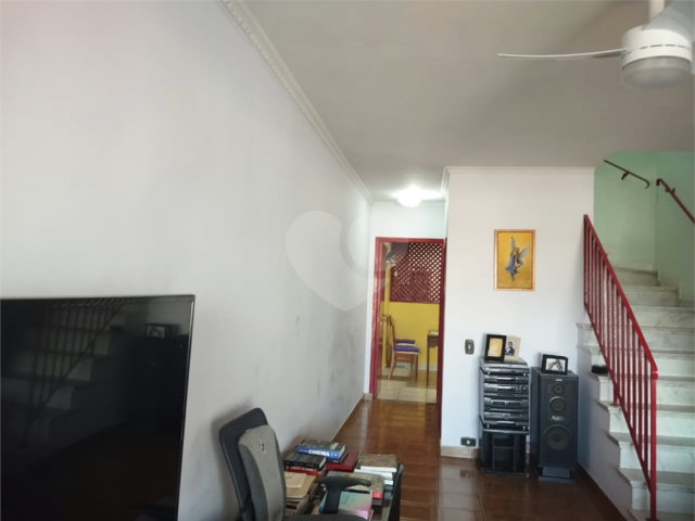 Sobrado à venda com 3 quartos em Vila Irmãos Arnoni, São Paulo, SP