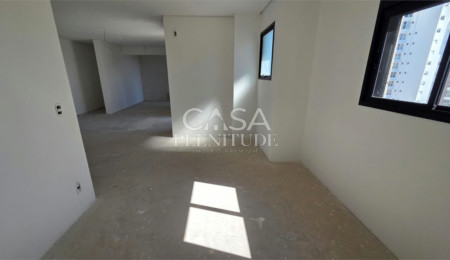 Duplex à venda ou para alugar com 4 quartos, sendo 5 suítes,  em Parque Campolim, Sorocaba, SP
