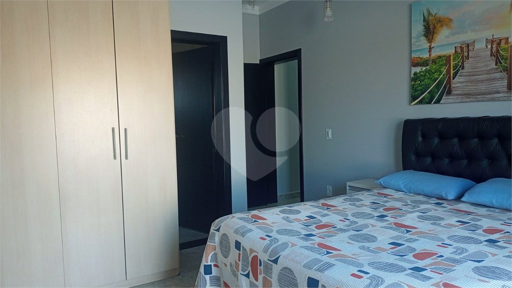 Casa à venda com 3 quartos, sendo 1 suíte, no condomínio Village da Serra, Araçoiaba da Serra - SP