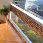 Apartamento porteira fechada com vista para o mar e lazer completo em Pitangueiras – Guarujá