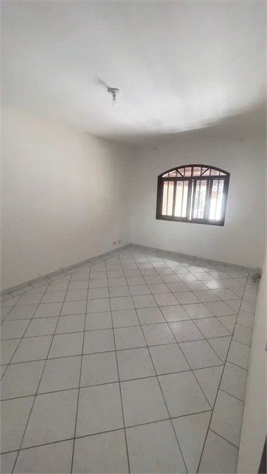 Sobrado à venda com 4 quartos, sendo 1 suíte, em Jardim Ester Yolanda, São Paulo, SP