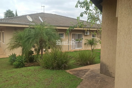 Casa à venda com 3 quartos, sendo 1 suíte, no condomínio Serra da Estrela, Atibaia - SP