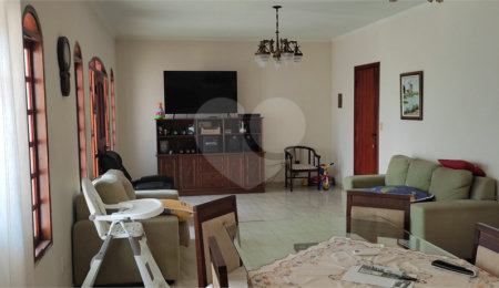 Sobrado à venda com 3 quartos, sendo 1 suíte,  em Vila Almeida, Indaiatuba, SP