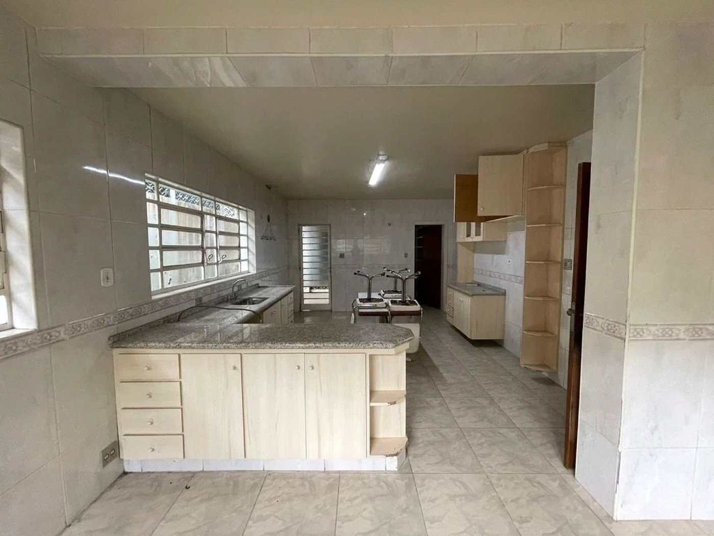 Sobrado à venda com 4 quartos, sendo 1 suíte, em Vila Inah, São Paulo, SP