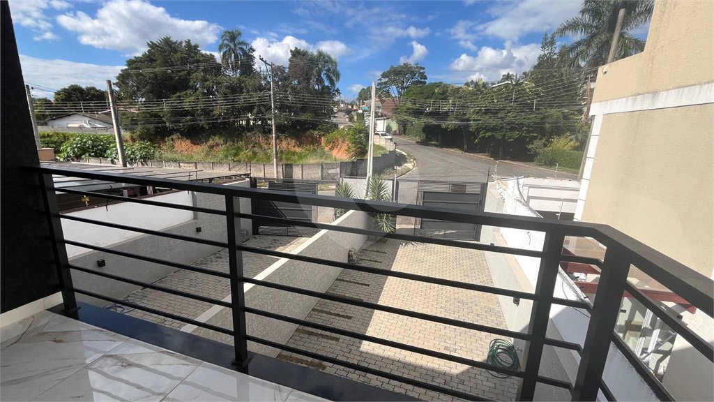 Sobrado à venda ou para alugar com 3 suítes em Jardim do Lago, Atibaia, SP