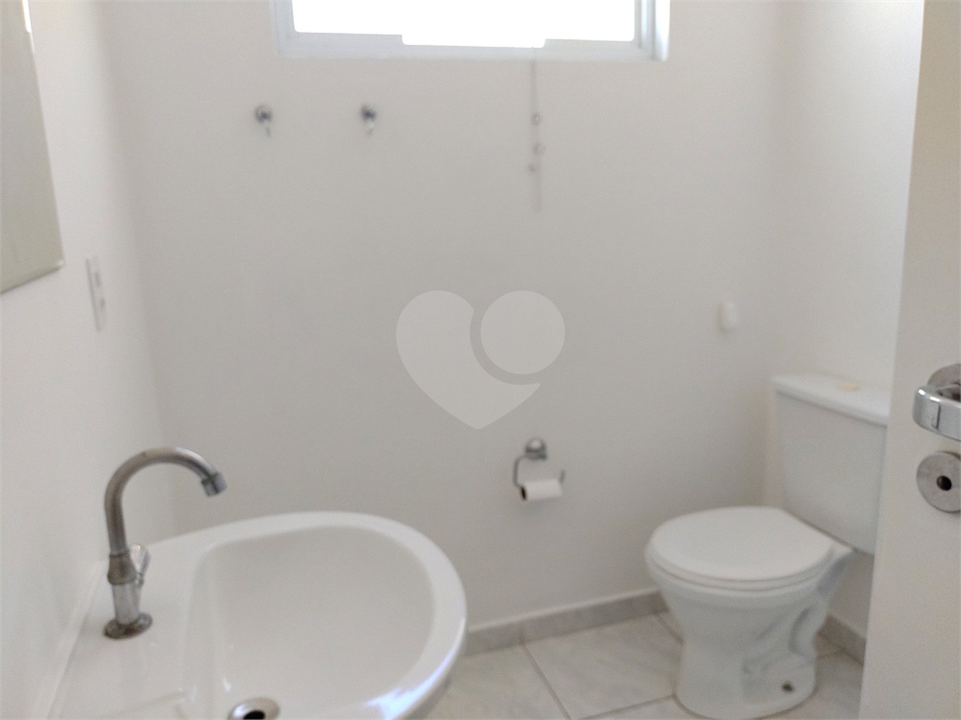 Casa à venda com 3 quartos, sendo 1 suíte,  em Vila Cordeiro, São Paulo, SP