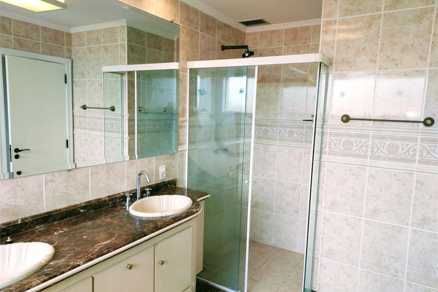 Casa à venda com 3 suítes no condomínio Chácara Francesa, São Paulo - SP