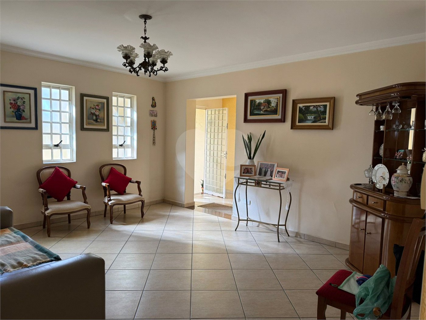Casa à venda com 4 quartos, sendo 1 suíte, em Vila Henrique, Salto, SP