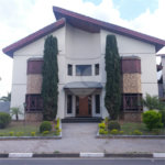 Casa à venda com 4 quartos, sendo 3 suítes, no condomínio Arujá 5, Arujá - SP
