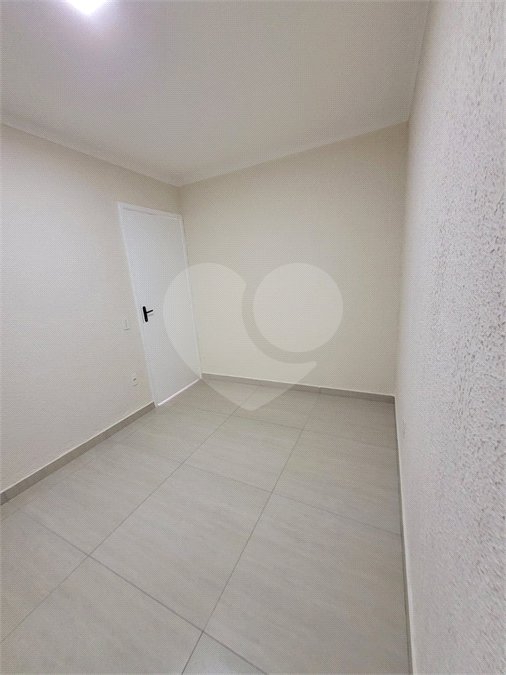 Seu Novo Lar Te Espera: Casa Aconchegante, Pronta para Morar e com 2 dormitórios e Amplo Quintal!