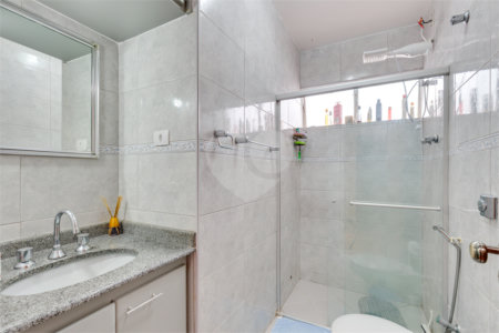Sobrado à venda com 3 quartos, sendo 1 suíte, em Chácara Flora, São Paulo, SP